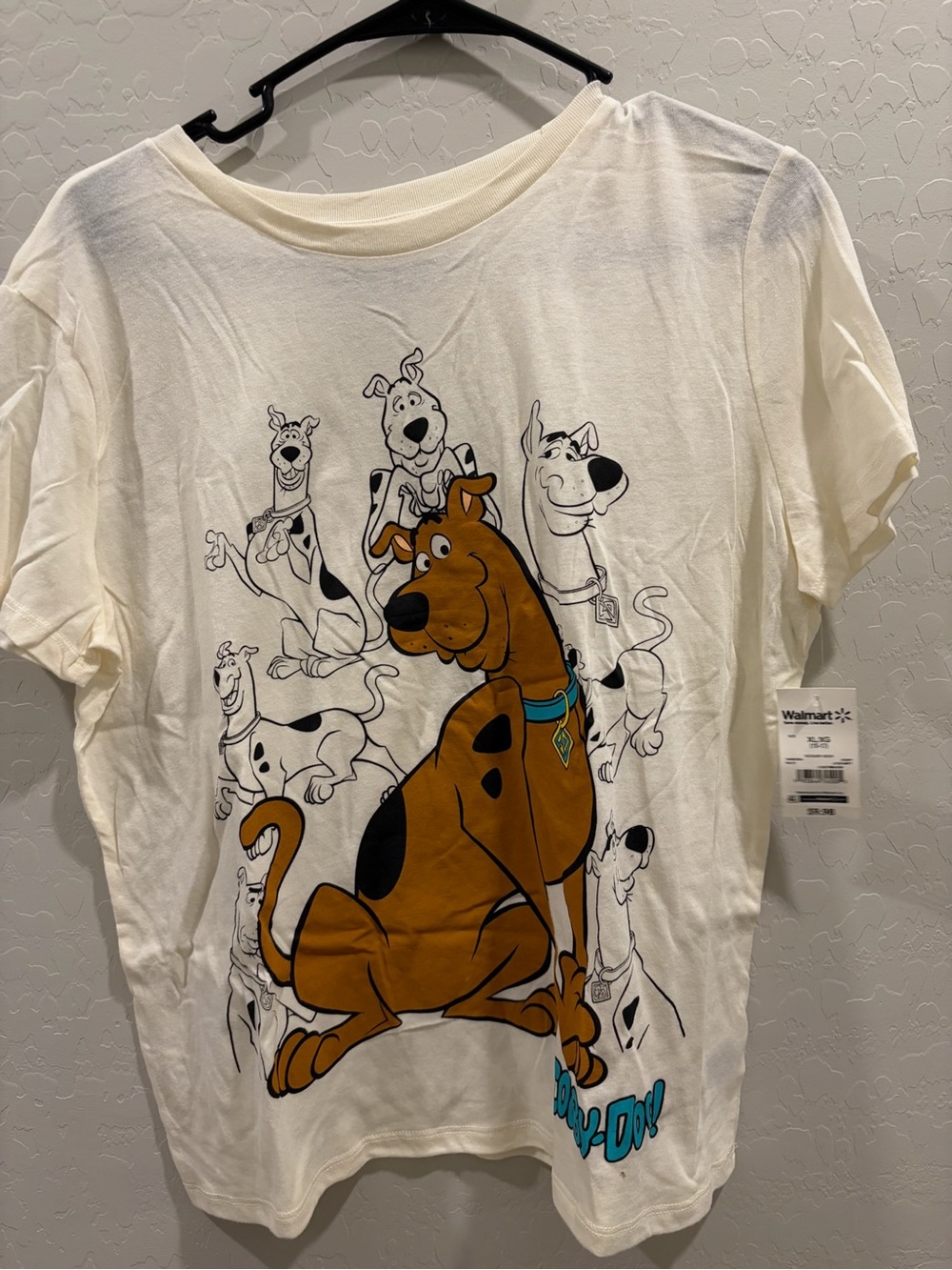 Scooby-Doo Cream Character Collage Graphic T-Shirt XL 15–17